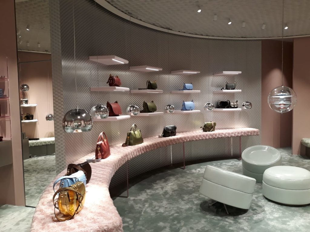 2945f62a-2683-49ff-a832-766b8ab3d9ed